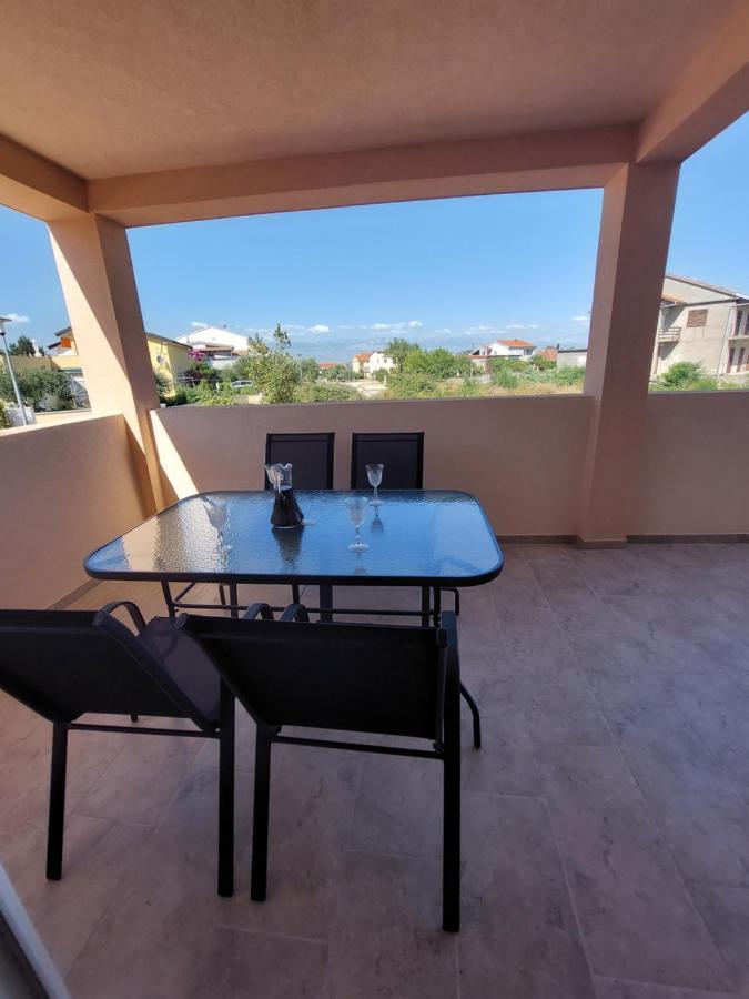 Holiday Home Aria Nin Exterior photo
