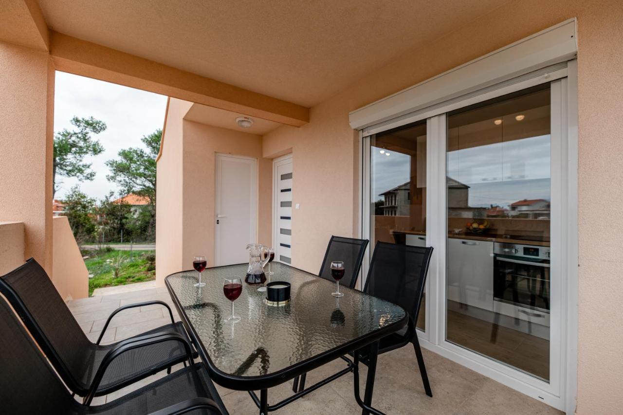 Holiday Home Aria Nin Exterior photo